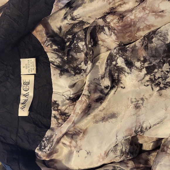 Woman's jacket - Picture 3 of 3